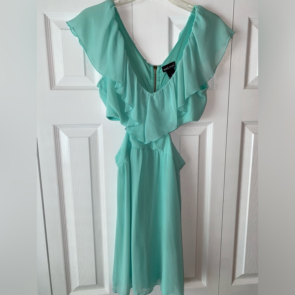 Women’s Dress
l